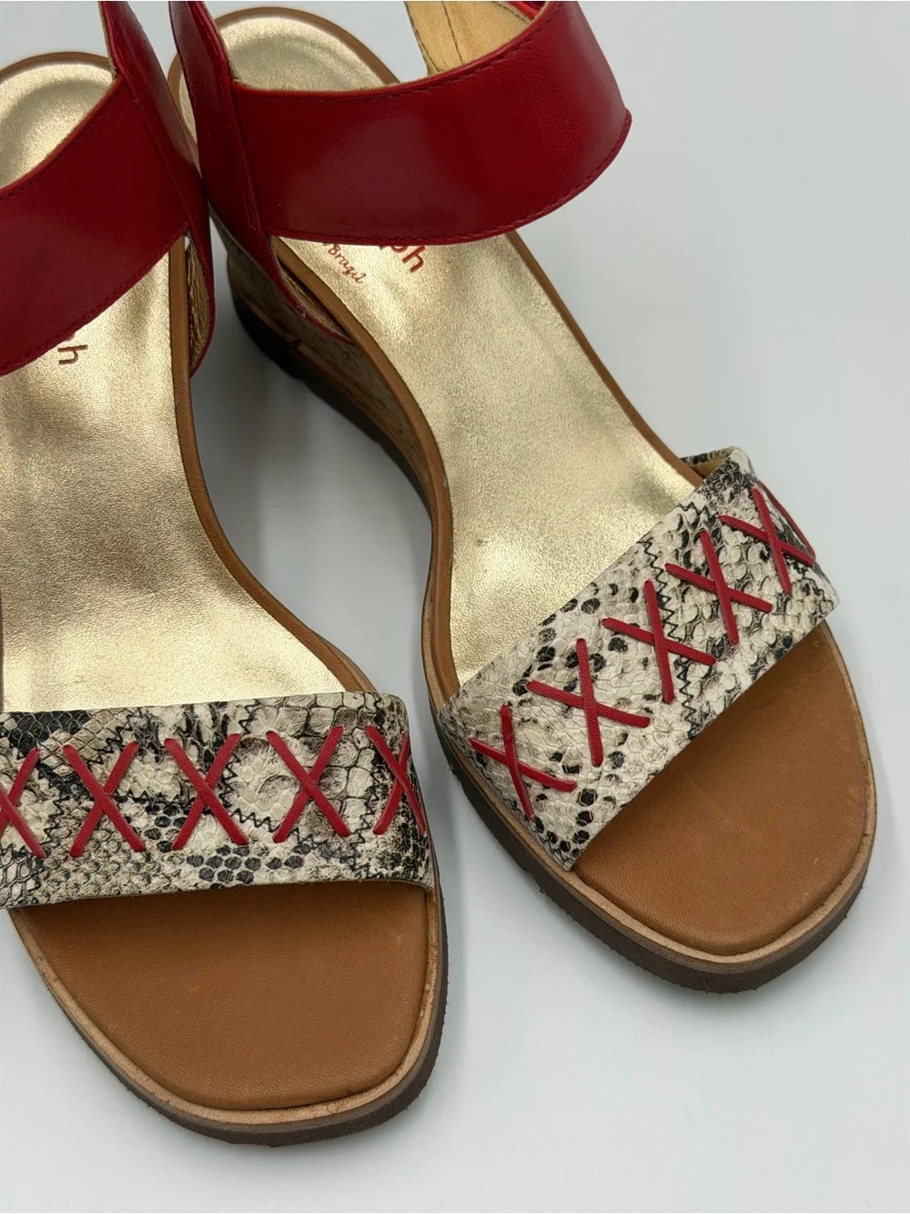 Marc Joseph Dyckman Street Sandals Wedge in Red and Beige Size 5